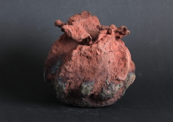 Vulkano, skål i raku af Hanne Lysdahl Christiansen